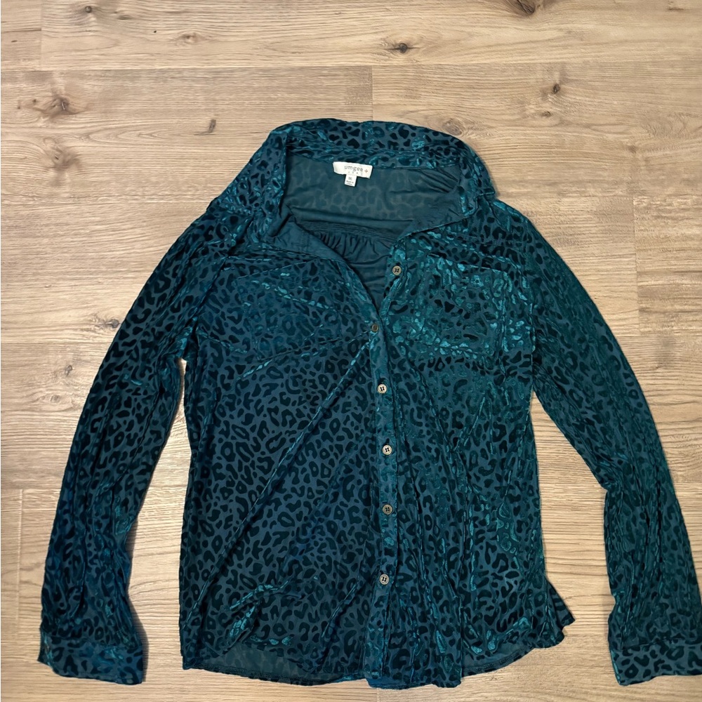 Teal Leopard Print Velvet Button-Up Shirt